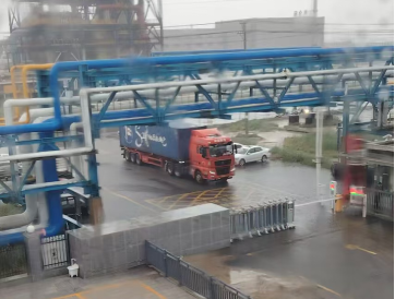 雨中的堅守與擔(dān)當(dāng)