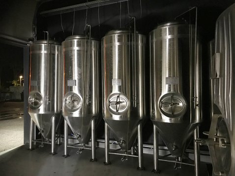 荷蘭客戶的釀酒設(shè)備安裝完成！